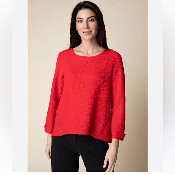 Habitat Tops - Habitat Crinkle Crepe Solid Side Button Pullover in Apple